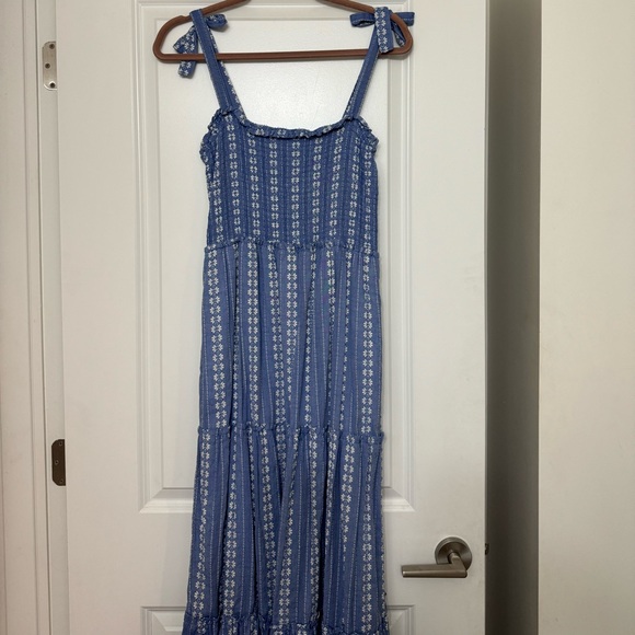 Draper James Dresses & Skirts - Draper James RSVP Blue Daisy Maxi Dress Size Small
